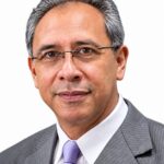 ¿AUTORIDADES SERVILES O FUNCIONARIOS COMPETENTES?